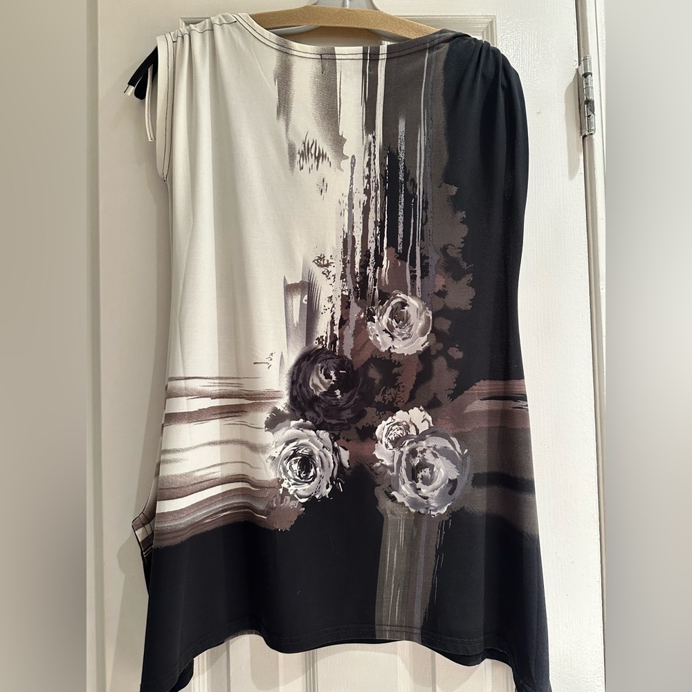 Elegant Black and White Floral Women's Top